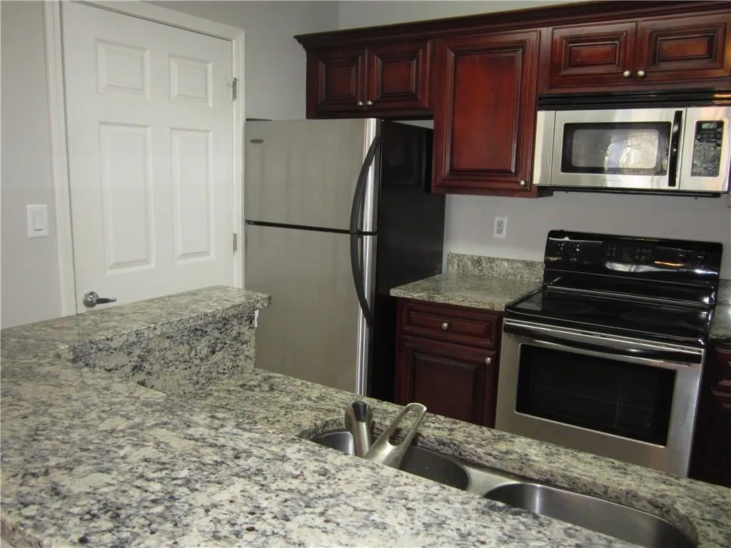1304 Santa Fe Parkway, Sandy Springs, Georgia 30350, 1 Bedroom Bedrooms, ,1 BathroomBathrooms,Residential,Sold,1304 Santa Fe Parkway,5829391