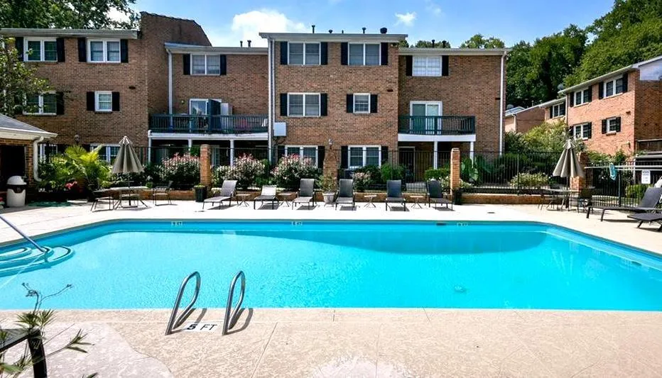 6520 Roswell Road Unit 80, Sandy Springs, Georgia 30328, 3 Bedrooms Bedrooms, ,2 BathroomsBathrooms,Residential,Sold,6520 Roswell Road Unit 80,6115631