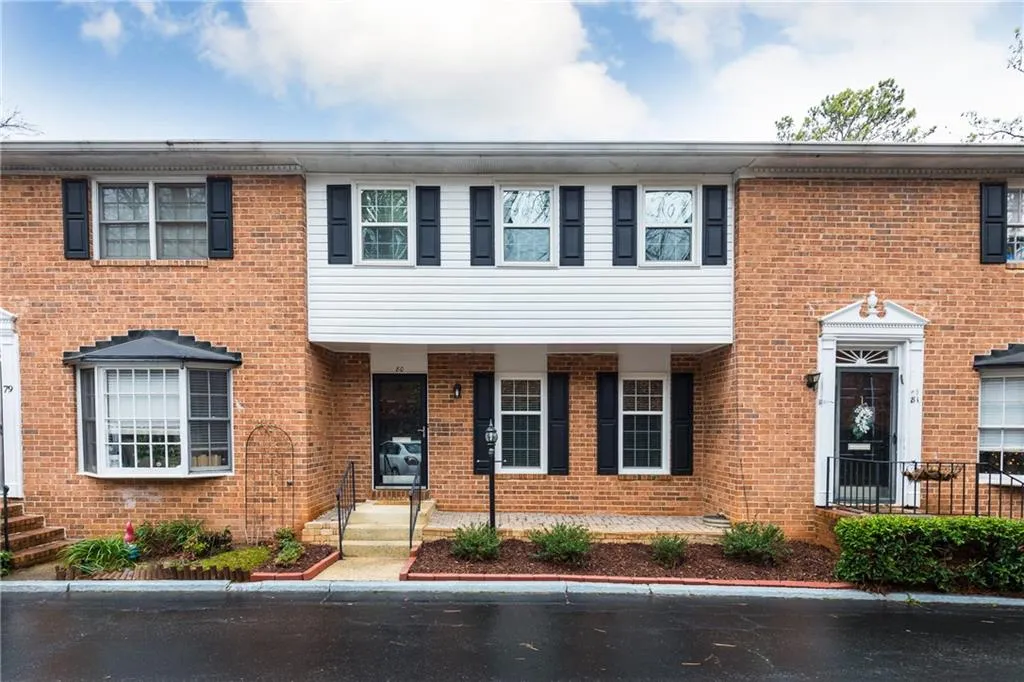 6520 Roswell Road Unit 80, Sandy Springs, Georgia 30328, 3 Bedrooms Bedrooms, ,2 BathroomsBathrooms,Residential,Sold,6520 Roswell Road Unit 80,6115631