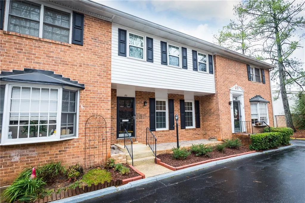 6520 Roswell Road Unit 80, Sandy Springs, Georgia 30328, 3 Bedrooms Bedrooms, ,2 BathroomsBathrooms,Residential,Sold,6520 Roswell Road Unit 80,6115631