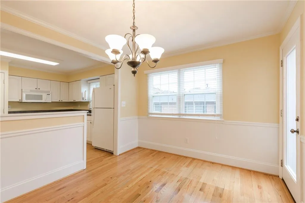 6520 Roswell Road Unit 80, Sandy Springs, Georgia 30328, 3 Bedrooms Bedrooms, ,2 BathroomsBathrooms,Residential,Sold,6520 Roswell Road Unit 80,6115631