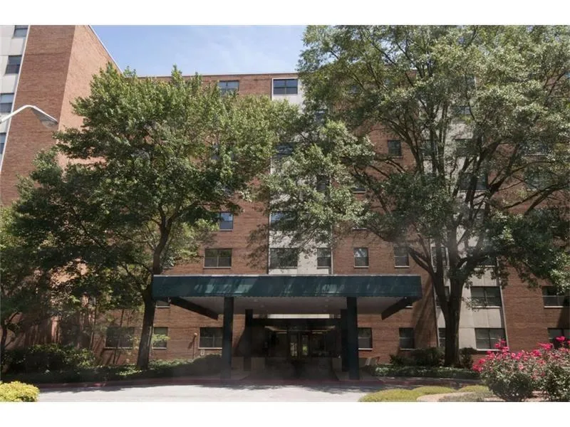 2965 Pharr Court South Nw Unit 412, Atlanta, Georgia 30305, 2 Bedrooms Bedrooms, ,2 BathroomsBathrooms,Residential,Sold,2965 Pharr Court South Nw Unit 412,6076068