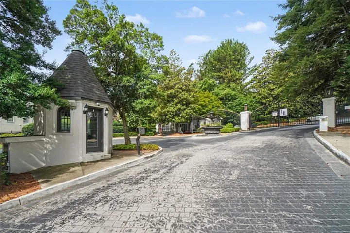 4105 Pine Heights Drive Ne, Atlanta, Georgia 30324
