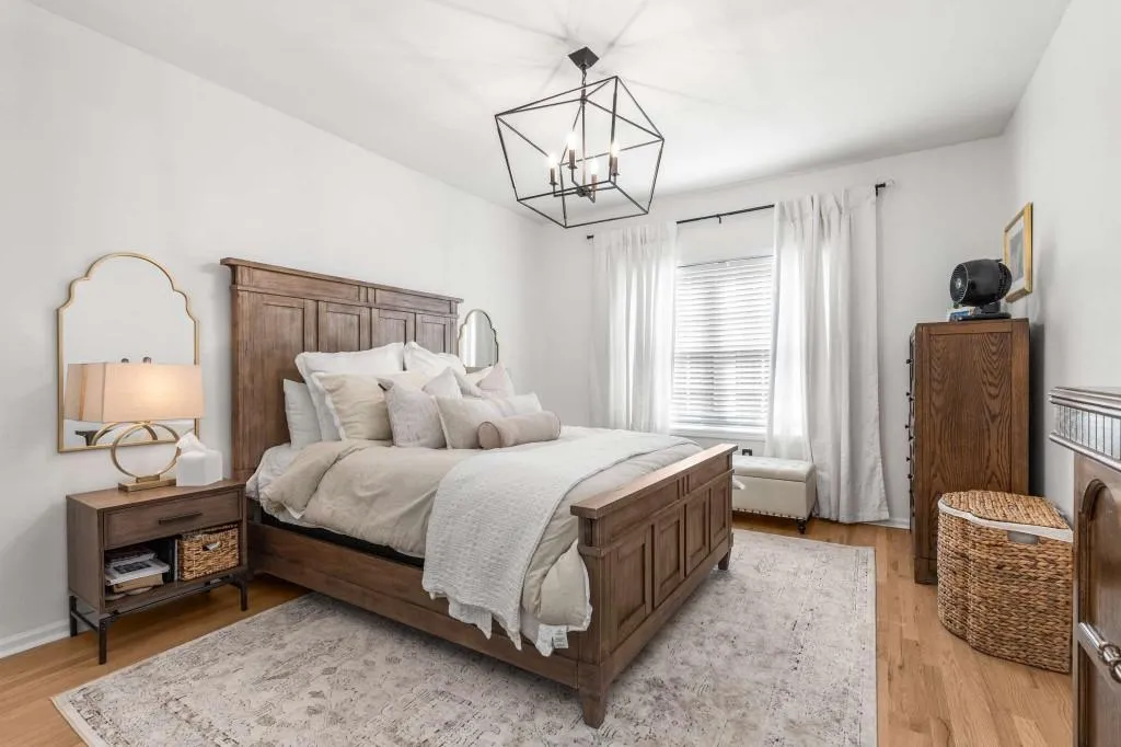 3675 Peachtree Road Ne Unit 9, Atlanta, Georgia 30319, 2 Bedrooms Bedrooms, ,2 BathroomsBathrooms,Residential,For Sale,3675 Peachtree Road Ne Unit 9,7571506