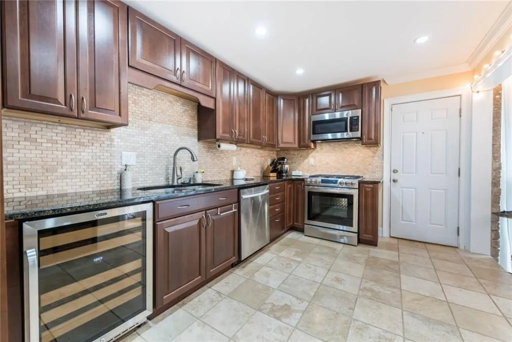 346 Carpenter Drive Unit 19, Atlanta, Georgia 30328, 2 Bedrooms Bedrooms, ,2 BathroomsBathrooms,Residential,Sold,346 Carpenter Drive Unit 19,5828918