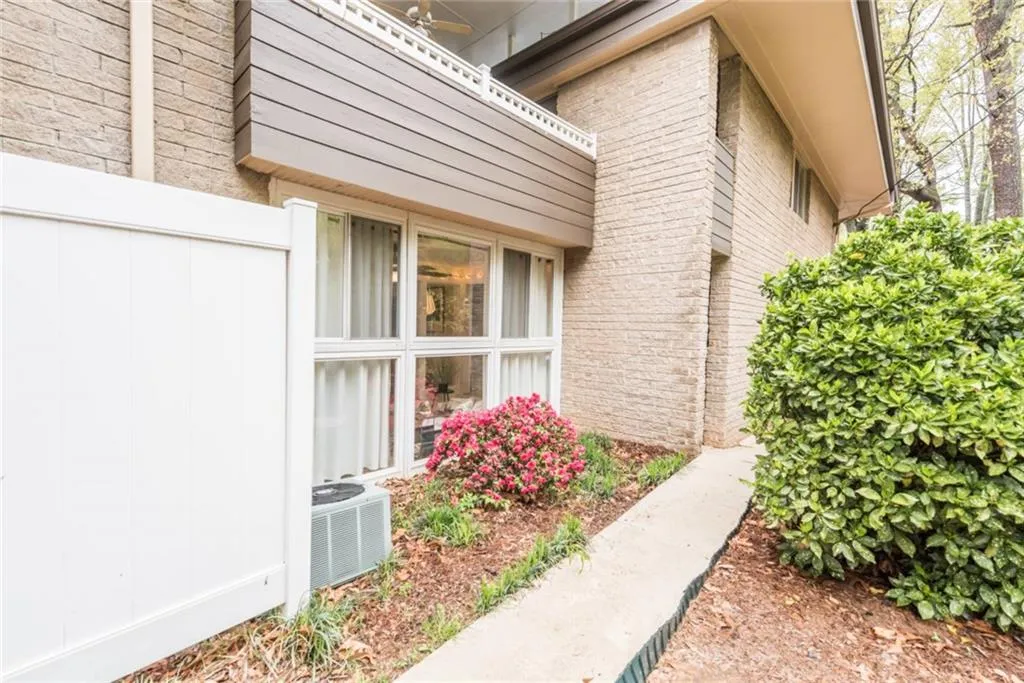 346 Carpenter Drive Unit 19, Atlanta, Georgia 30328, 2 Bedrooms Bedrooms, ,2 BathroomsBathrooms,Residential,Sold,346 Carpenter Drive Unit 19,5828918