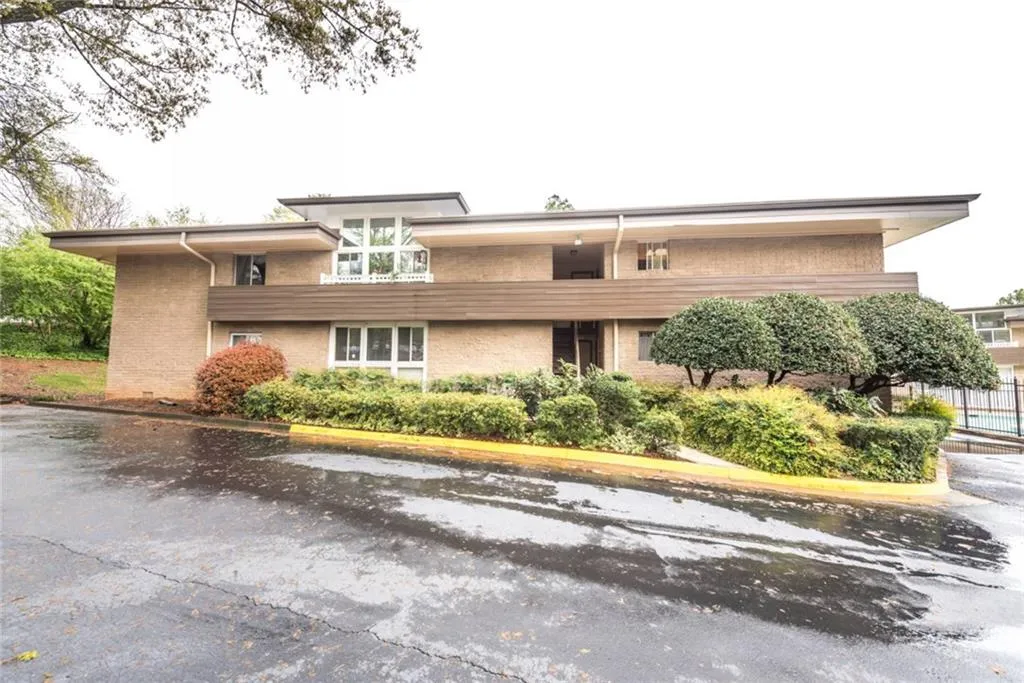 346 Carpenter Drive Unit 19, Atlanta, Georgia 30328, 2 Bedrooms Bedrooms, ,2 BathroomsBathrooms,Residential,Sold,346 Carpenter Drive Unit 19,5828918