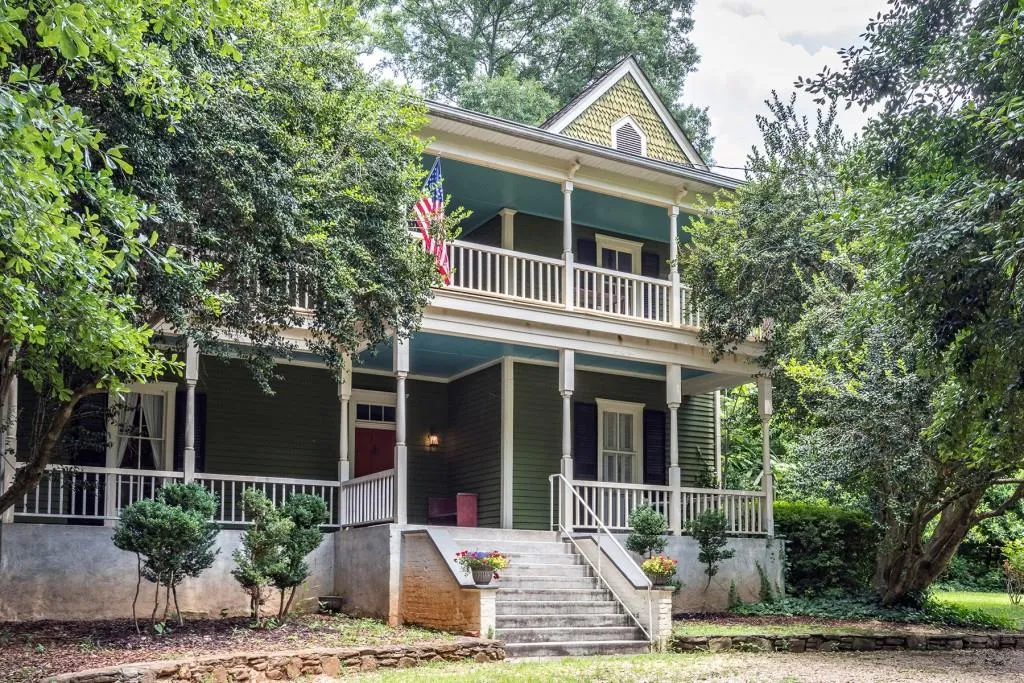 9725 Roberts Drive, Sandy Springs, Georgia 30350, 3 Bedrooms Bedrooms, ,3 BathroomsBathrooms,Residential,Sold,9725 Roberts Drive,6031964