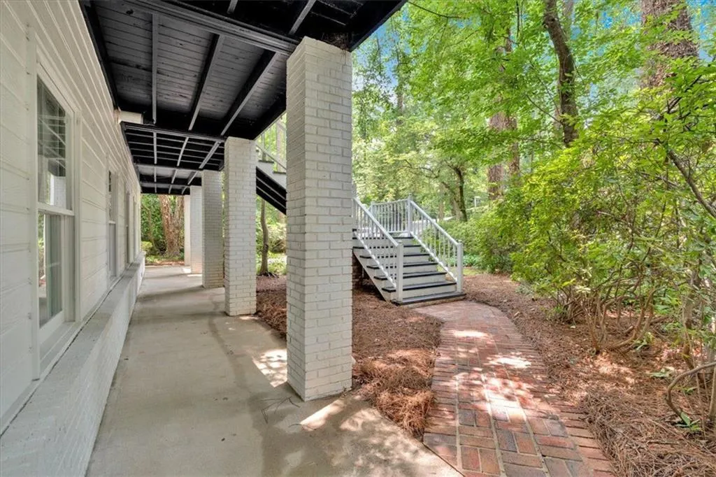 400 Old Ivy Road Ne, Atlanta, Georgia 30342, 6 Bedrooms Bedrooms, ,5 BathroomsBathrooms,Residential,For Sale,400 Old Ivy Road Ne,7687992