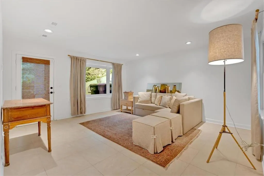 400 Old Ivy Road Ne, Atlanta, Georgia 30342, 6 Bedrooms Bedrooms, ,5 BathroomsBathrooms,Residential,For Sale,400 Old Ivy Road Ne,7687992