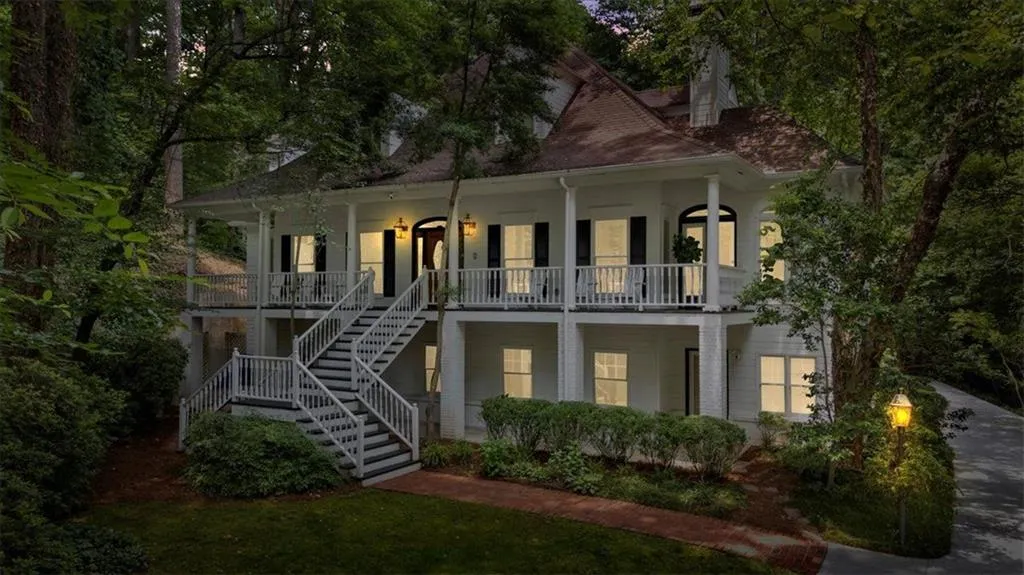 400 Old Ivy Road Ne, Atlanta, Georgia 30342, 6 Bedrooms Bedrooms, ,5 BathroomsBathrooms,Residential,For Sale,400 Old Ivy Road Ne,7687992