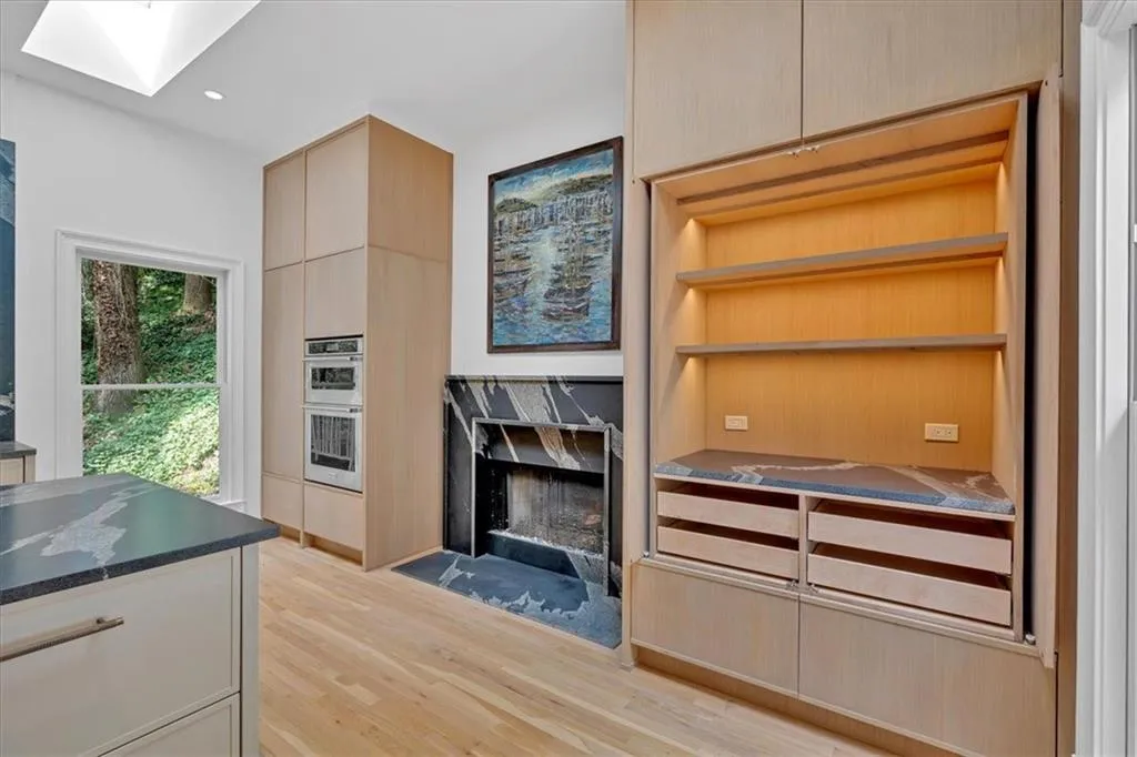 400 Old Ivy Road Ne, Atlanta, Georgia 30342, 6 Bedrooms Bedrooms, ,5 BathroomsBathrooms,Residential,For Sale,400 Old Ivy Road Ne,7687992