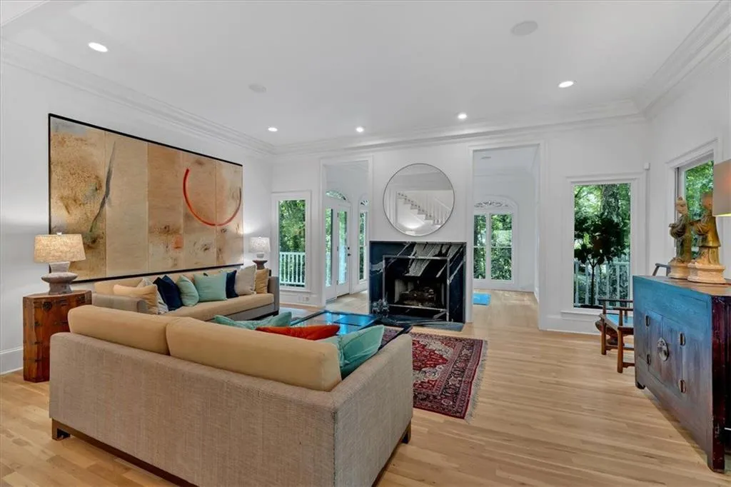 400 Old Ivy Road Ne, Atlanta, Georgia 30342, 6 Bedrooms Bedrooms, ,5 BathroomsBathrooms,Residential,For Sale,400 Old Ivy Road Ne,7687992