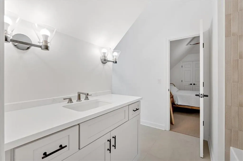 400 Old Ivy Road Ne, Atlanta, Georgia 30342, 6 Bedrooms Bedrooms, ,5 BathroomsBathrooms,Residential,For Sale,400 Old Ivy Road Ne,7687992