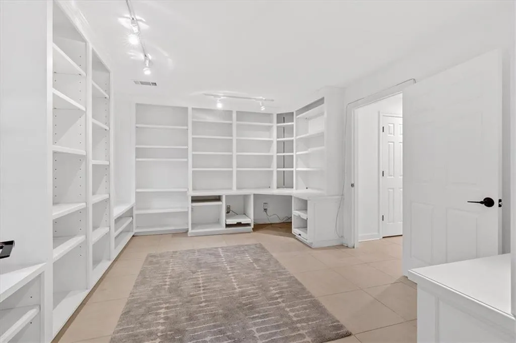 400 Old Ivy Road Ne, Atlanta, Georgia 30342, 6 Bedrooms Bedrooms, ,5 BathroomsBathrooms,Residential,For Sale,400 Old Ivy Road Ne,7687992