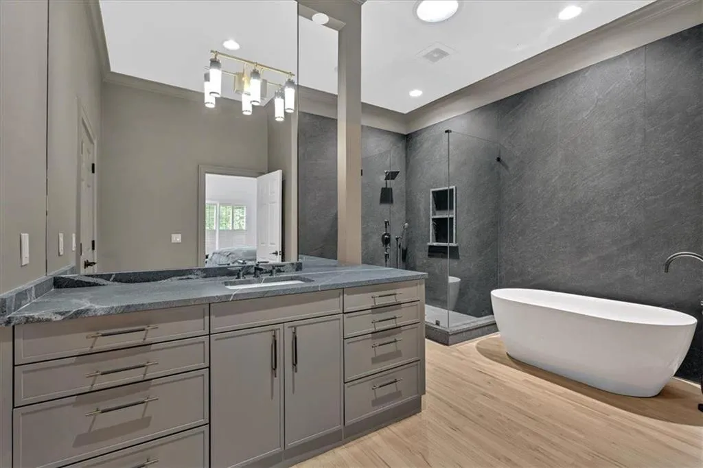 400 Old Ivy Road Ne, Atlanta, Georgia 30342, 6 Bedrooms Bedrooms, ,5 BathroomsBathrooms,Residential,For Sale,400 Old Ivy Road Ne,7687992