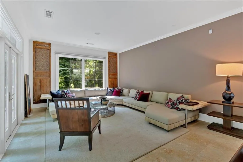 400 Old Ivy Road Ne, Atlanta, Georgia 30342, 6 Bedrooms Bedrooms, ,5 BathroomsBathrooms,Residential,For Sale,400 Old Ivy Road Ne,7687992