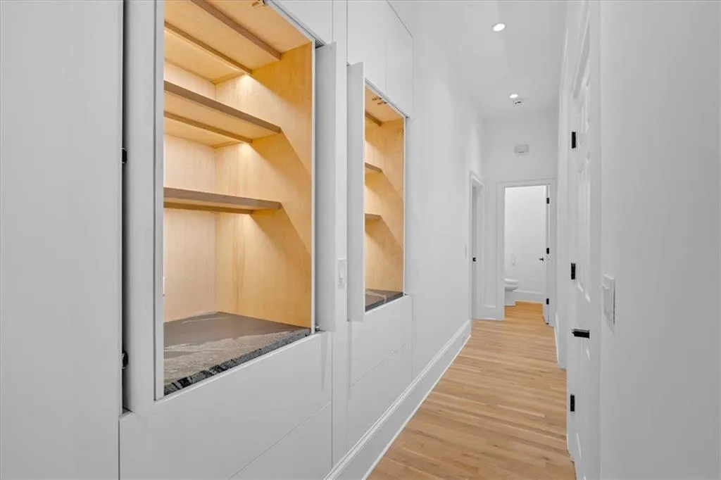 400 Old Ivy Road Ne, Atlanta, Georgia 30342, 6 Bedrooms Bedrooms, ,5 BathroomsBathrooms,Residential,For Sale,400 Old Ivy Road Ne,7687992