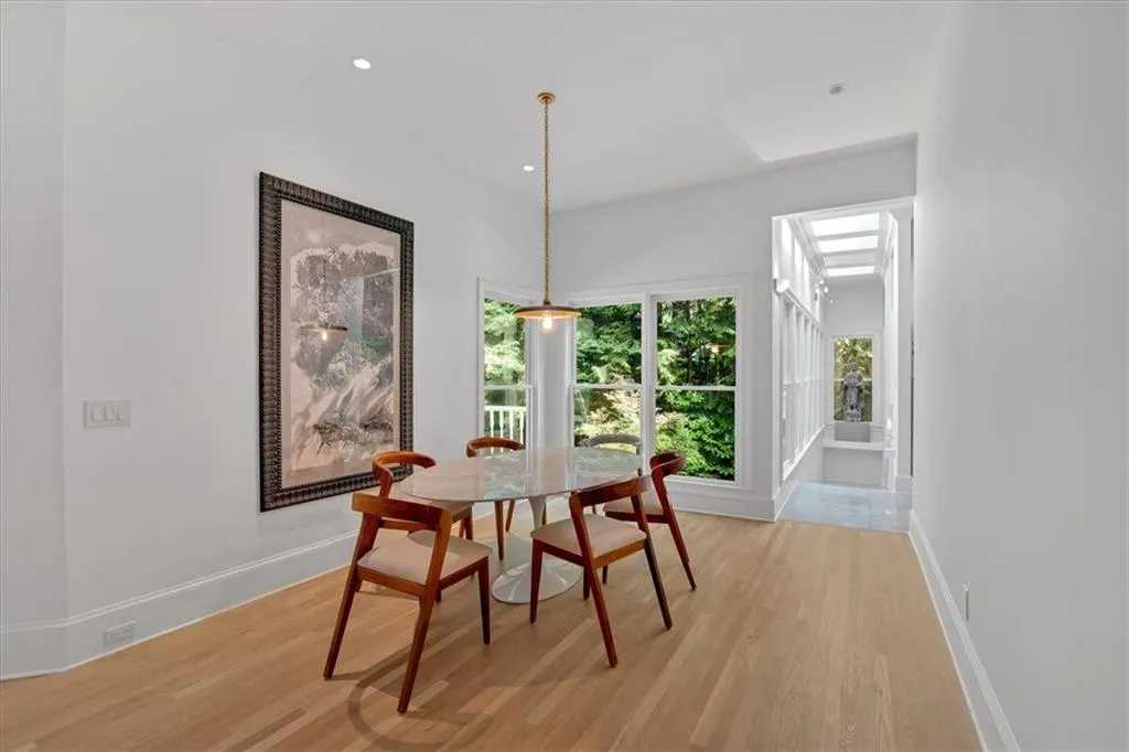 400 Old Ivy Road Ne, Atlanta, Georgia 30342, 6 Bedrooms Bedrooms, ,5 BathroomsBathrooms,Residential,For Sale,400 Old Ivy Road Ne,7687992