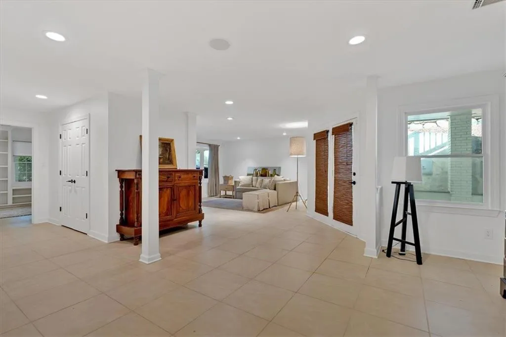 400 Old Ivy Road Ne, Atlanta, Georgia 30342, 6 Bedrooms Bedrooms, ,5 BathroomsBathrooms,Residential,For Sale,400 Old Ivy Road Ne,7687992