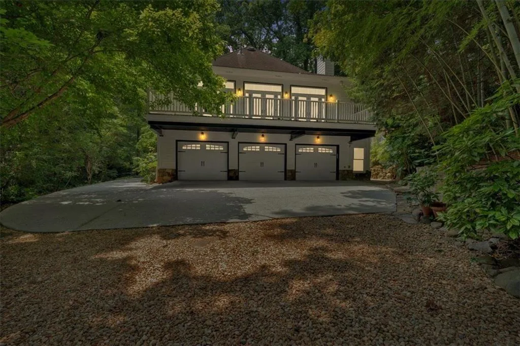 400 Old Ivy Road Ne, Atlanta, Georgia 30342, 6 Bedrooms Bedrooms, ,5 BathroomsBathrooms,Residential,For Sale,400 Old Ivy Road Ne,7687992