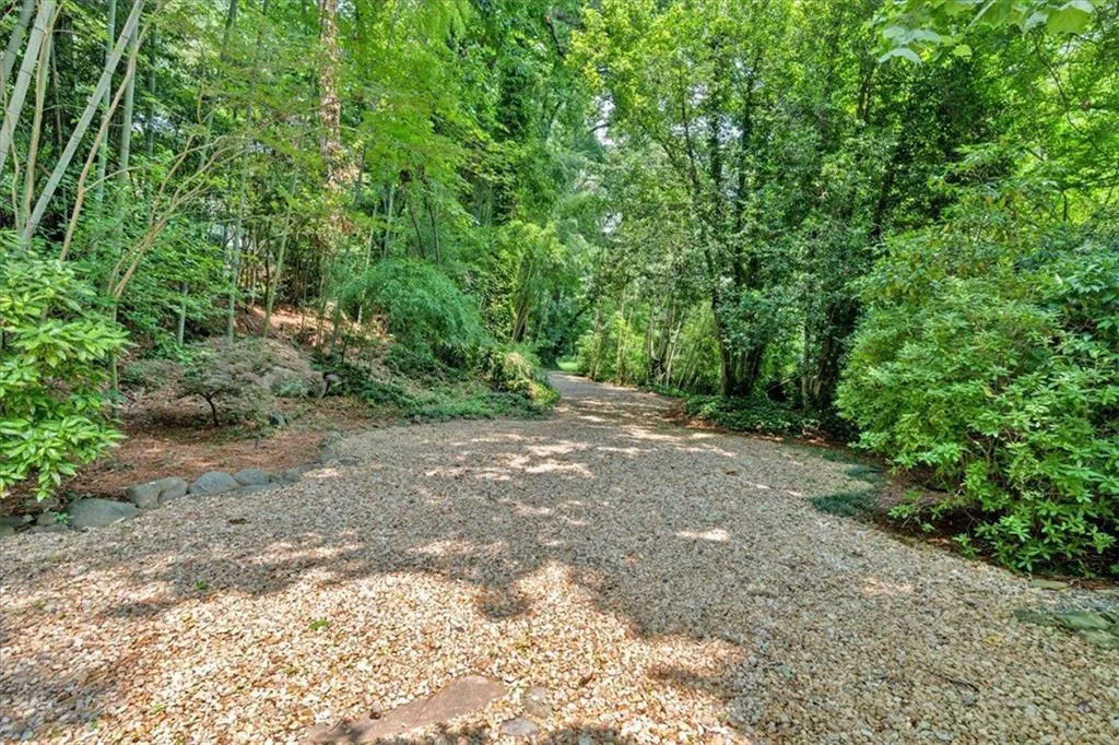 400 Old Ivy Road Ne, Atlanta, Georgia 30342, 6 Bedrooms Bedrooms, ,5 BathroomsBathrooms,Residential,For Sale,400 Old Ivy Road Ne,7687992
