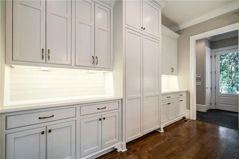 765 Old Post Road, Atlanta, Georgia 30328, 5 Bedrooms Bedrooms, ,5 BathroomsBathrooms,Residential,Sold,765 Old Post Road,6735632