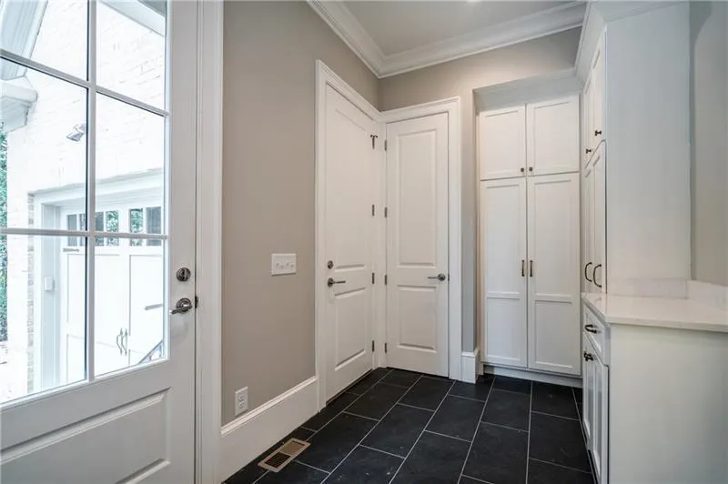 765 Old Post Road, Atlanta, Georgia 30328, 5 Bedrooms Bedrooms, ,5 BathroomsBathrooms,Residential,Sold,765 Old Post Road,6735632