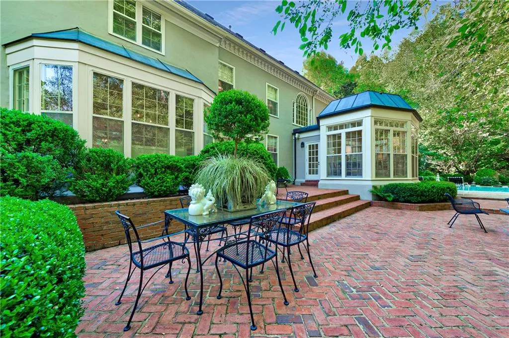 4700 Harris Trail, Atlanta, Georgia 30327, 5 Bedrooms Bedrooms, ,5 BathroomsBathrooms,Residential,Sold,4700 Harris Trail,6873756