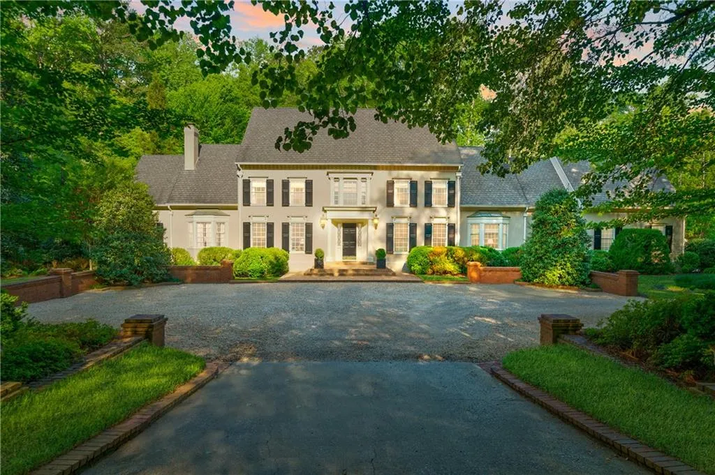 4700 Harris Trail, Atlanta, Georgia 30327, 5 Bedrooms Bedrooms, ,5 BathroomsBathrooms,Residential,Sold,4700 Harris Trail,6873756