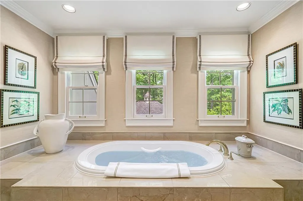 4700 Harris Trail, Atlanta, Georgia 30327, 5 Bedrooms Bedrooms, ,5 BathroomsBathrooms,Residential,Sold,4700 Harris Trail,6873756