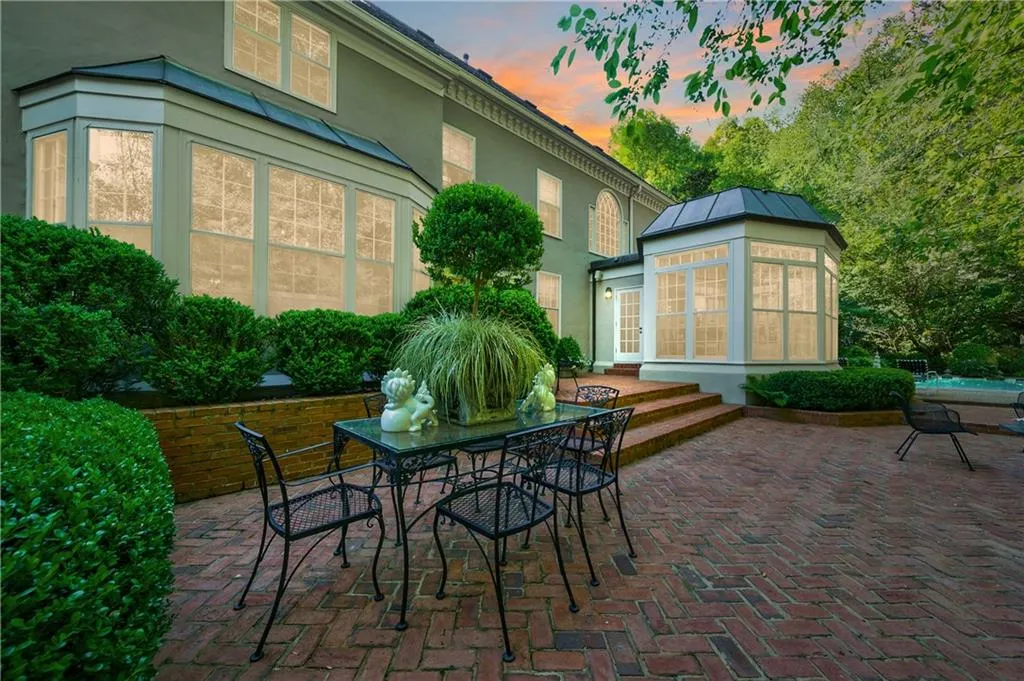 4700 Harris Trail, Atlanta, Georgia 30327, 5 Bedrooms Bedrooms, ,5 BathroomsBathrooms,Residential,Sold,4700 Harris Trail,6873756