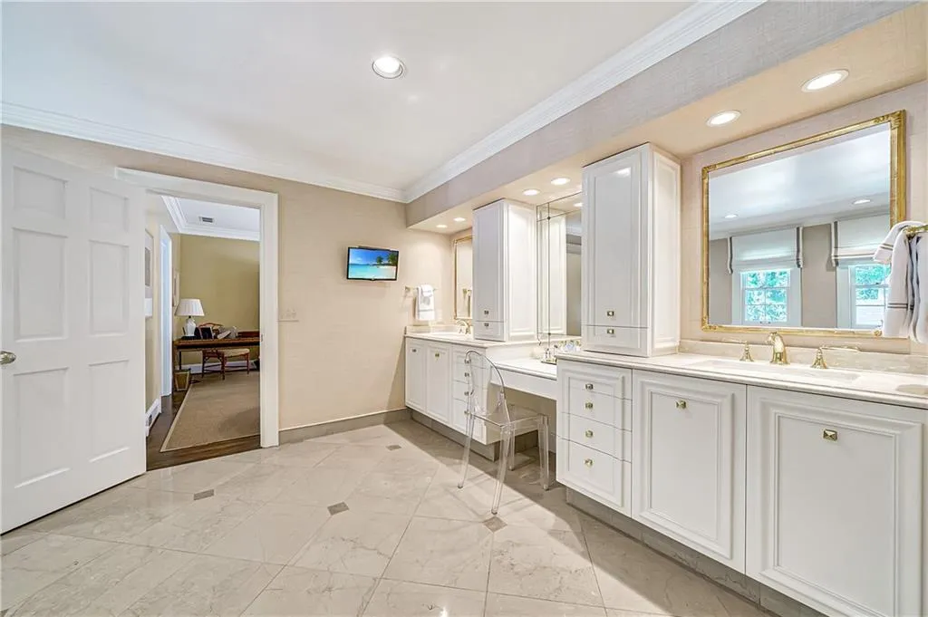 4700 Harris Trail, Atlanta, Georgia 30327, 5 Bedrooms Bedrooms, ,5 BathroomsBathrooms,Residential,Sold,4700 Harris Trail,6873756