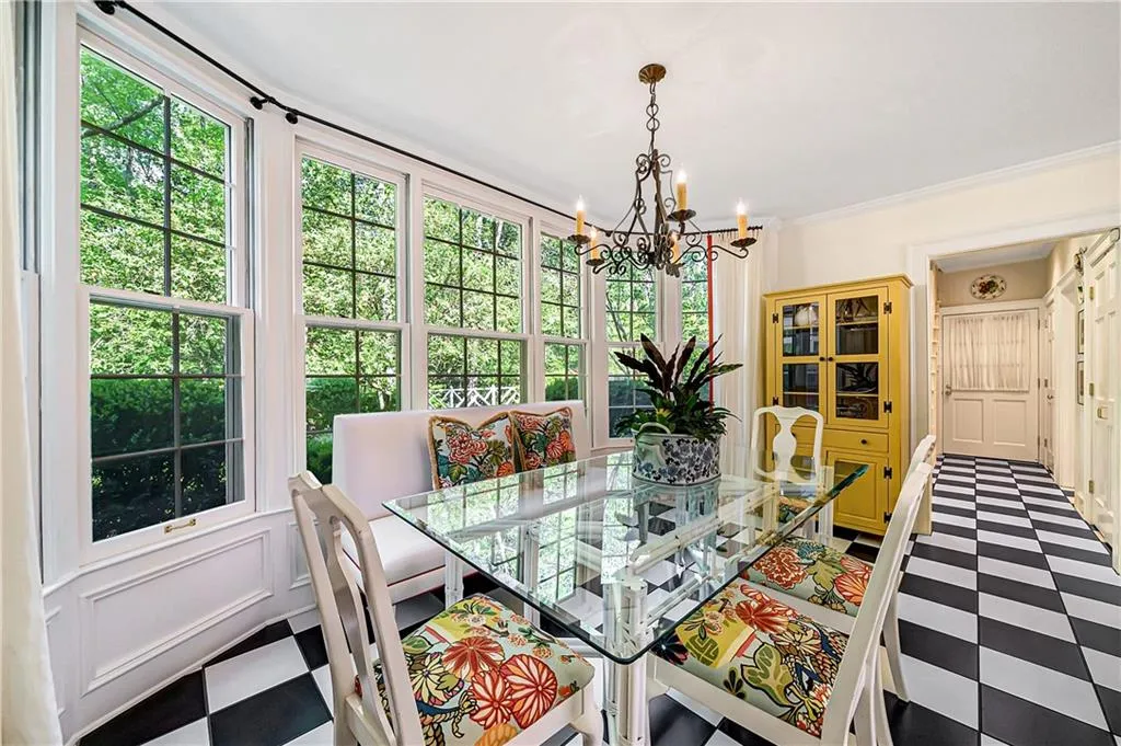 4700 Harris Trail, Atlanta, Georgia 30327, 5 Bedrooms Bedrooms, ,5 BathroomsBathrooms,Residential,Sold,4700 Harris Trail,6873756