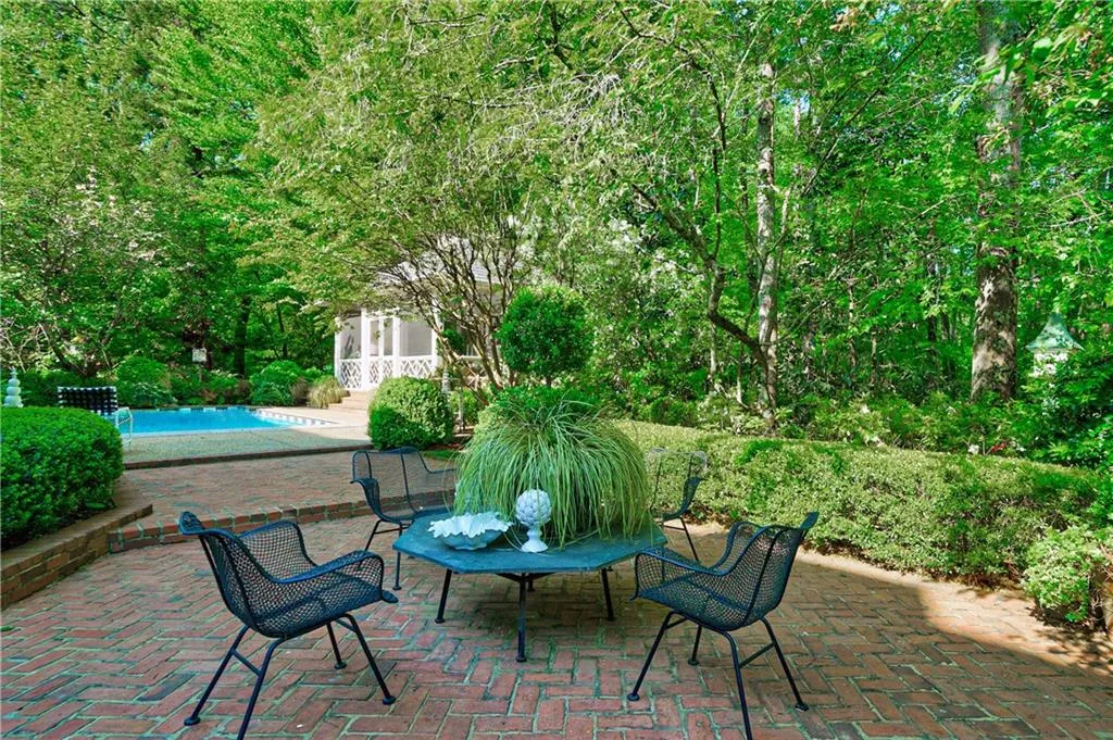4700 Harris Trail, Atlanta, Georgia 30327, 5 Bedrooms Bedrooms, ,5 BathroomsBathrooms,Residential,Sold,4700 Harris Trail,6873756