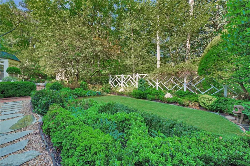 4700 Harris Trail, Atlanta, Georgia 30327, 5 Bedrooms Bedrooms, ,5 BathroomsBathrooms,Residential,Sold,4700 Harris Trail,6873756
