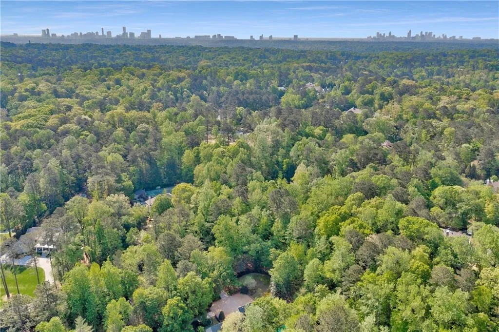 4700 Harris Trail, Atlanta, Georgia 30327, 5 Bedrooms Bedrooms, ,5 BathroomsBathrooms,Residential,Sold,4700 Harris Trail,6873756