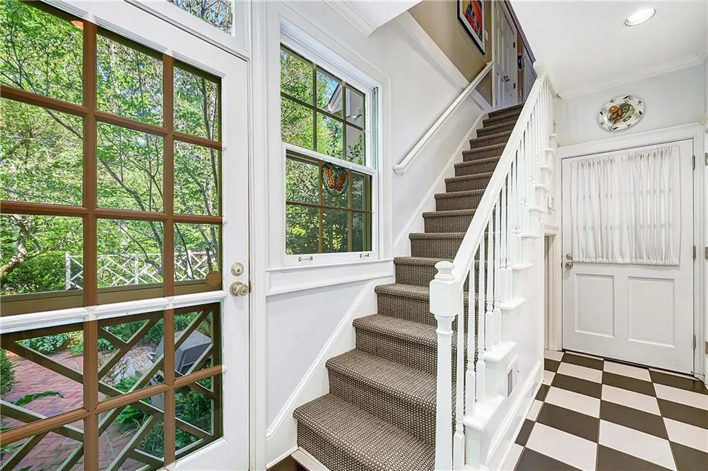 4700 Harris Trail, Atlanta, Georgia 30327, 5 Bedrooms Bedrooms, ,5 BathroomsBathrooms,Residential,Sold,4700 Harris Trail,6873756