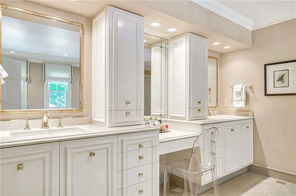 4700 Harris Trail, Atlanta, Georgia 30327, 5 Bedrooms Bedrooms, ,5 BathroomsBathrooms,Residential,Sold,4700 Harris Trail,6873756
