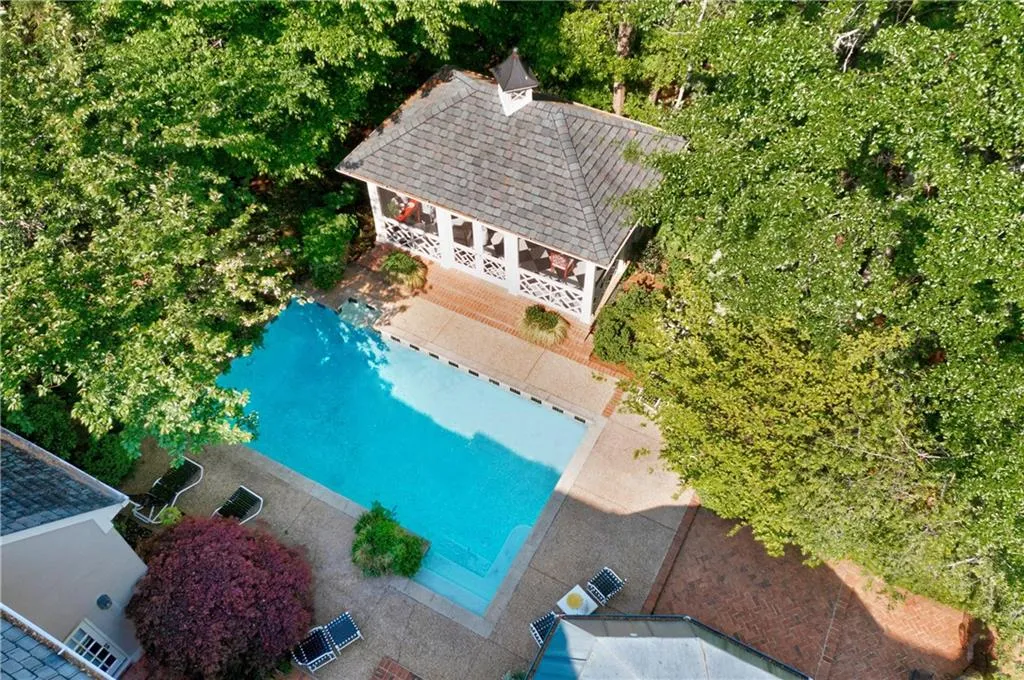 4700 Harris Trail, Atlanta, Georgia 30327, 5 Bedrooms Bedrooms, ,5 BathroomsBathrooms,Residential,Sold,4700 Harris Trail,6873756