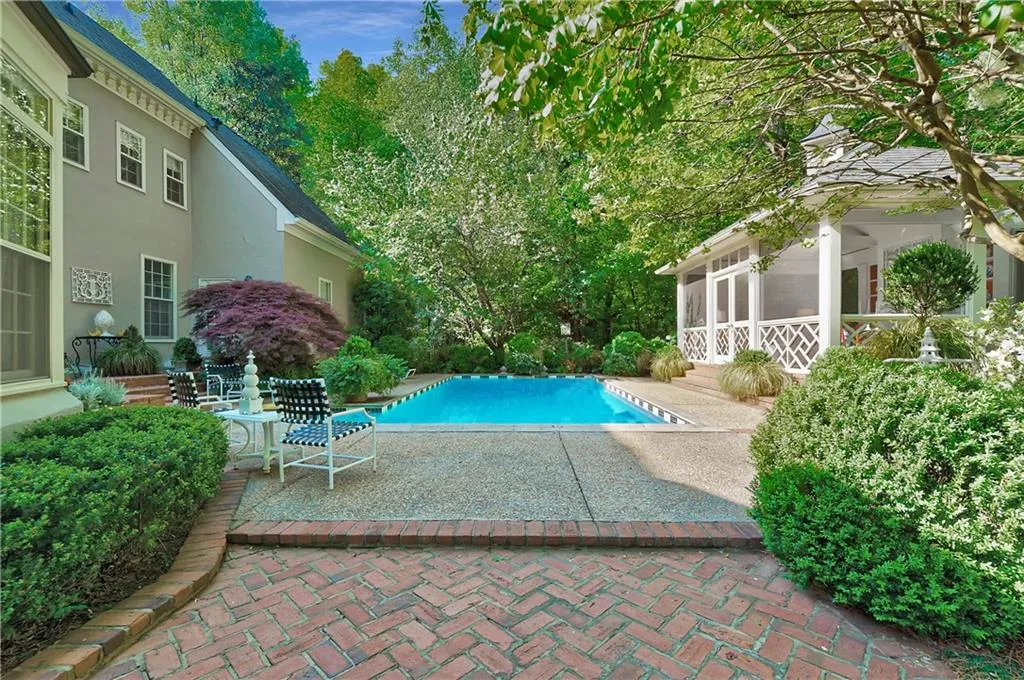 4700 Harris Trail, Atlanta, Georgia 30327, 5 Bedrooms Bedrooms, ,5 BathroomsBathrooms,Residential,Sold,4700 Harris Trail,6873756