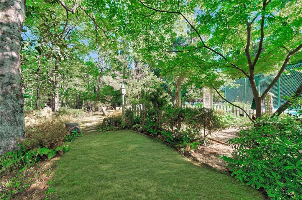 4700 Harris Trail, Atlanta, Georgia 30327, 5 Bedrooms Bedrooms, ,5 BathroomsBathrooms,Residential,Sold,4700 Harris Trail,6873756