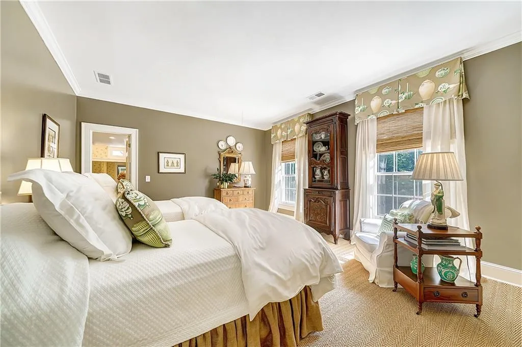 4700 Harris Trail, Atlanta, Georgia 30327, 5 Bedrooms Bedrooms, ,5 BathroomsBathrooms,Residential,Sold,4700 Harris Trail,6873756