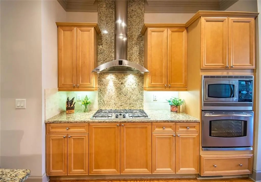 949 Persimmon Point, Atlanta, Georgia 30328, 2 Bedrooms Bedrooms, ,3 BathroomsBathrooms,Residential,Sold,949 Persimmon Point,6948378