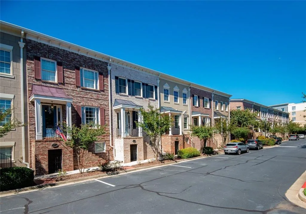 949 Persimmon Point, Atlanta, Georgia 30328, 2 Bedrooms Bedrooms, ,3 BathroomsBathrooms,Residential,Sold,949 Persimmon Point,6948378