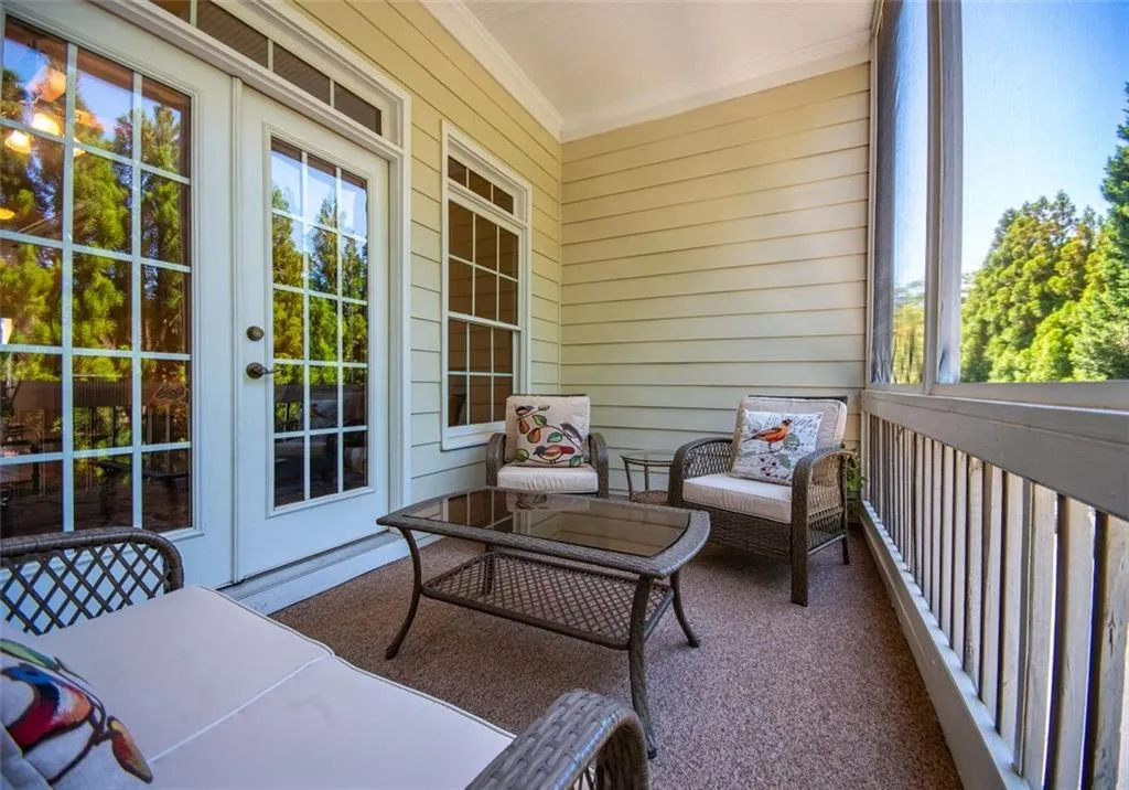 949 Persimmon Point, Atlanta, Georgia 30328, 2 Bedrooms Bedrooms, ,3 BathroomsBathrooms,Residential,Sold,949 Persimmon Point,6948378