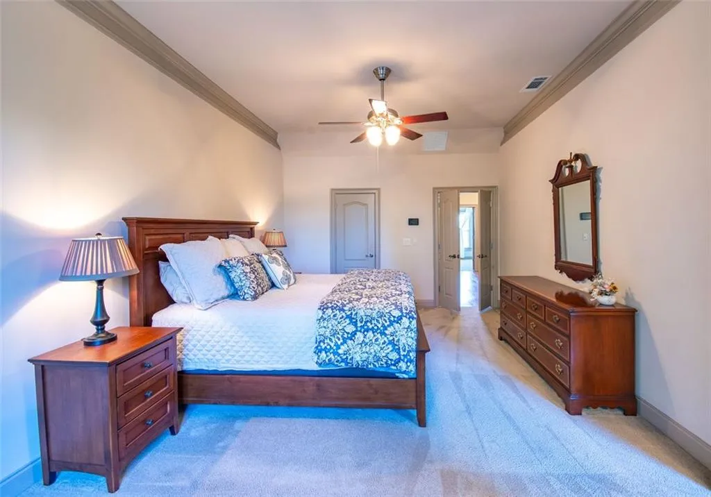 949 Persimmon Point, Atlanta, Georgia 30328, 2 Bedrooms Bedrooms, ,3 BathroomsBathrooms,Residential,Sold,949 Persimmon Point,6948378