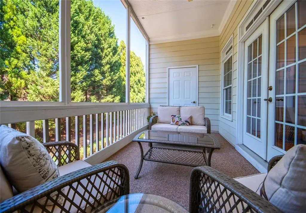 949 Persimmon Point, Atlanta, Georgia 30328, 2 Bedrooms Bedrooms, ,3 BathroomsBathrooms,Residential,Sold,949 Persimmon Point,6948378