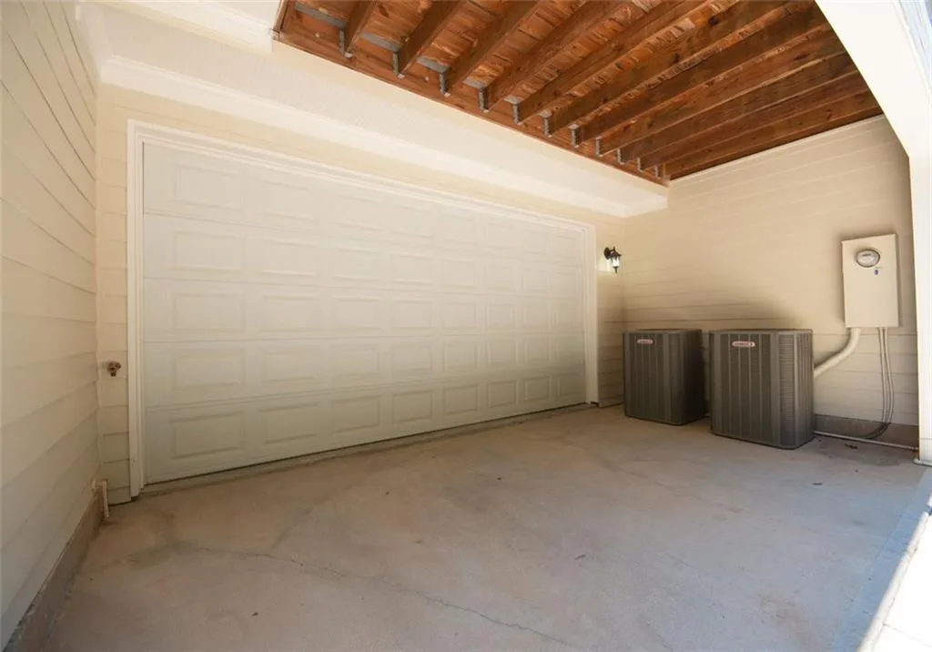 949 Persimmon Point, Atlanta, Georgia 30328, 2 Bedrooms Bedrooms, ,3 BathroomsBathrooms,Residential,Sold,949 Persimmon Point,6948378