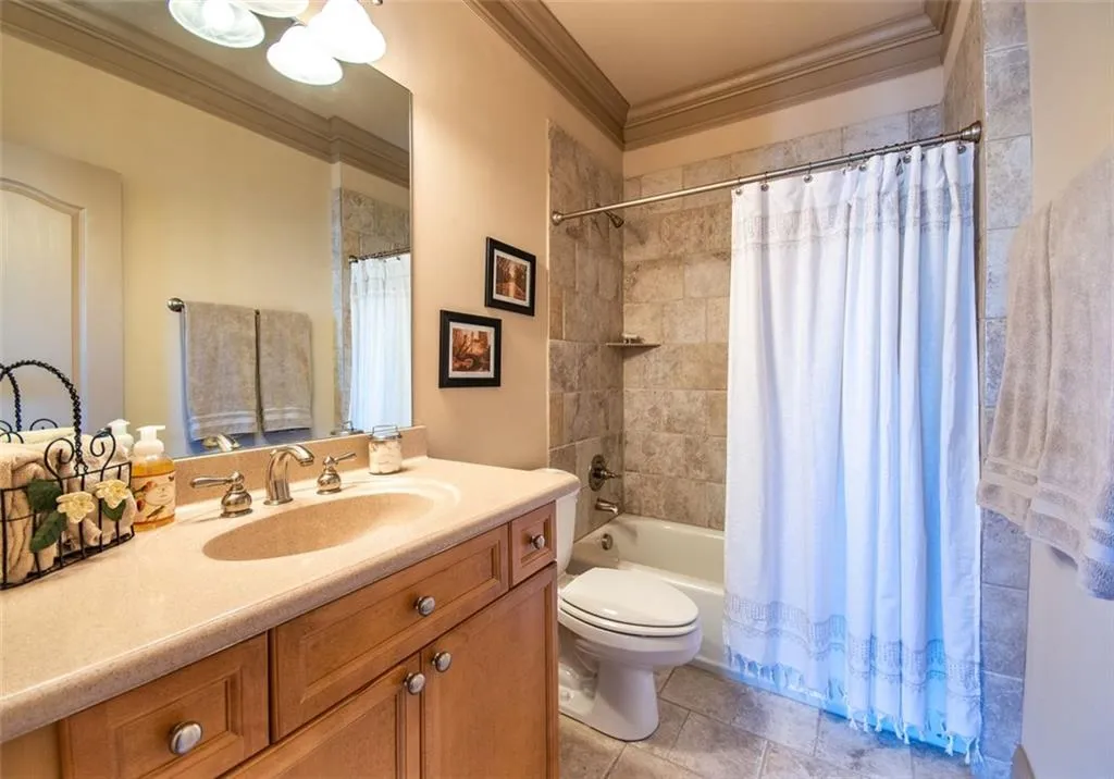 949 Persimmon Point, Atlanta, Georgia 30328, 2 Bedrooms Bedrooms, ,3 BathroomsBathrooms,Residential,Sold,949 Persimmon Point,6948378